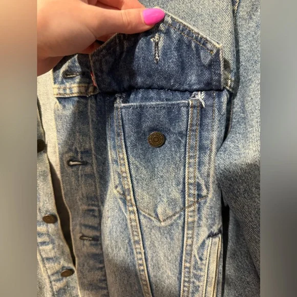 Vintage Levi’s Jean jacket - Picture 6 of 8